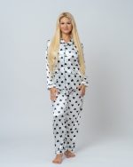 Πιτζάμα σετ σατινέ με καρδούλες και scrunchie - Image 4