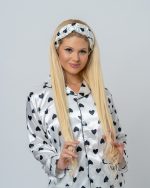 Πιτζάμα σετ σατινέ με καρδούλες και scrunchie - Image 2