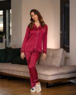 Πουά σατινέ πιτζάμα